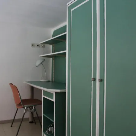 Duplex Lumineux Avec Balcon, Parking Prive, Proche Commerces Et Transports - - Fr-1-246-77 * La Rochelle (Charente-Maritime)