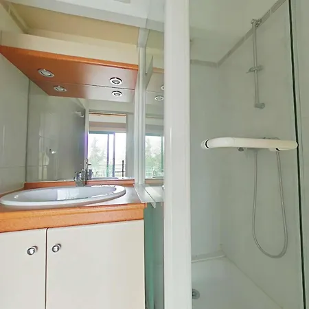 Lägenhet Duplex Lumineux Avec Balcon, Parking Prive, Proche Commerces Et Transports - - Fr-1-246-77 La Rochelle (Charente-Maritime)